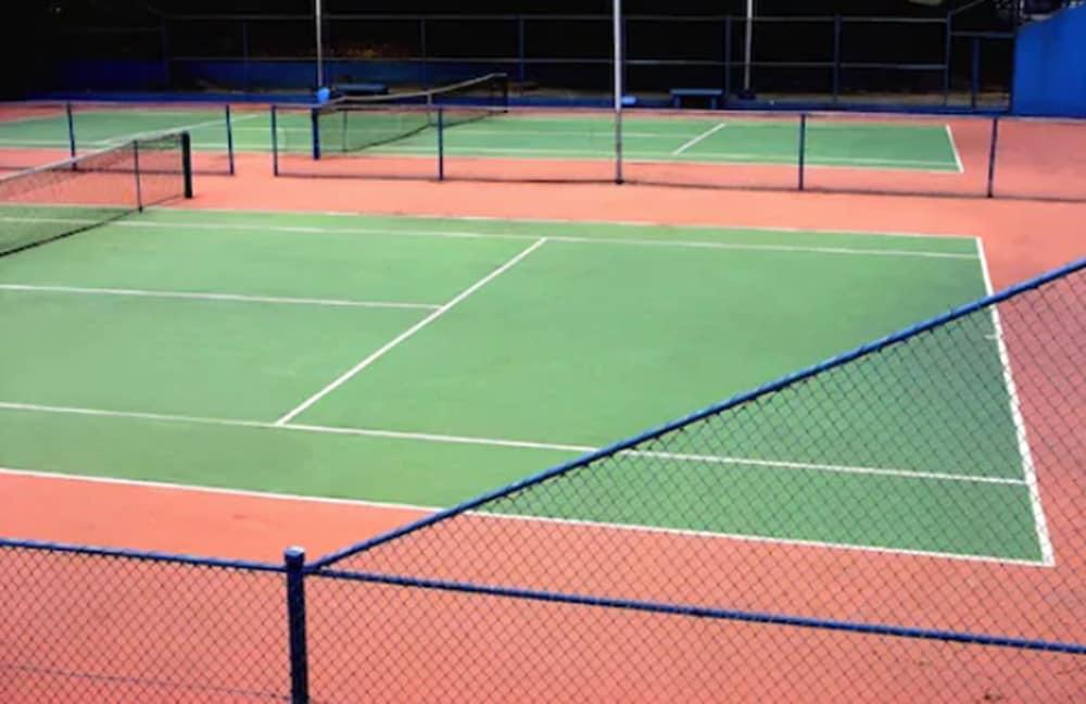 ויטוריה Hotel Senac Ilha Do Boi מראה חיצוני תמונה Tennis courts