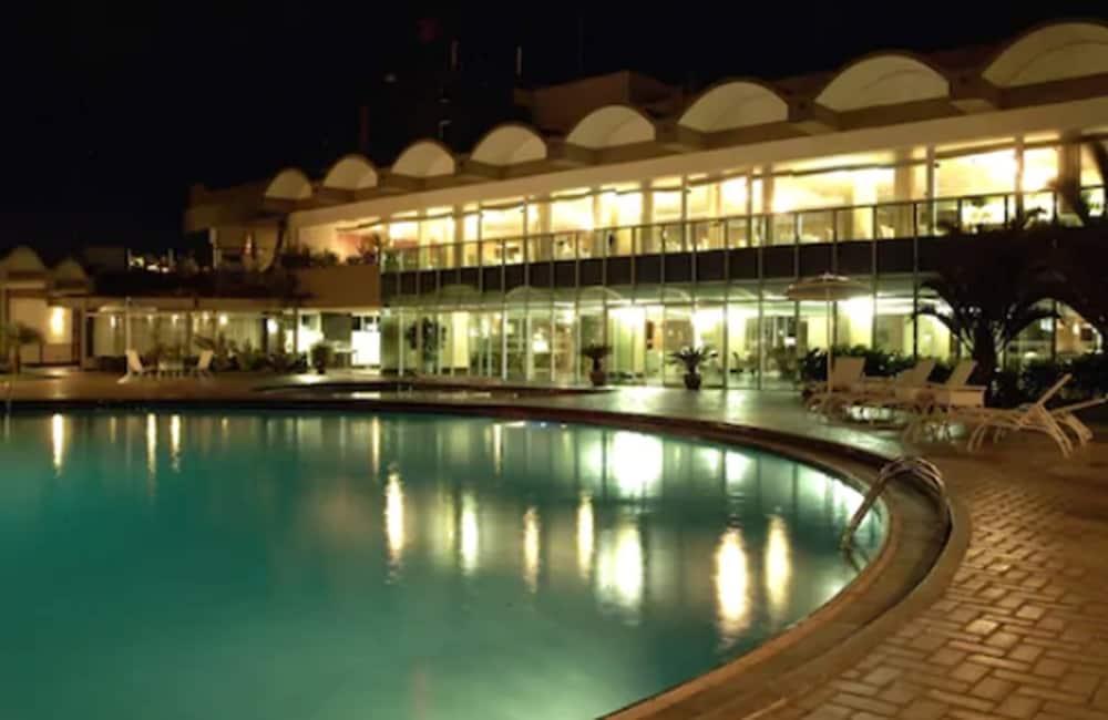 ויטוריה Hotel Senac Ilha Do Boi מראה חיצוני תמונה The pool at the hotel