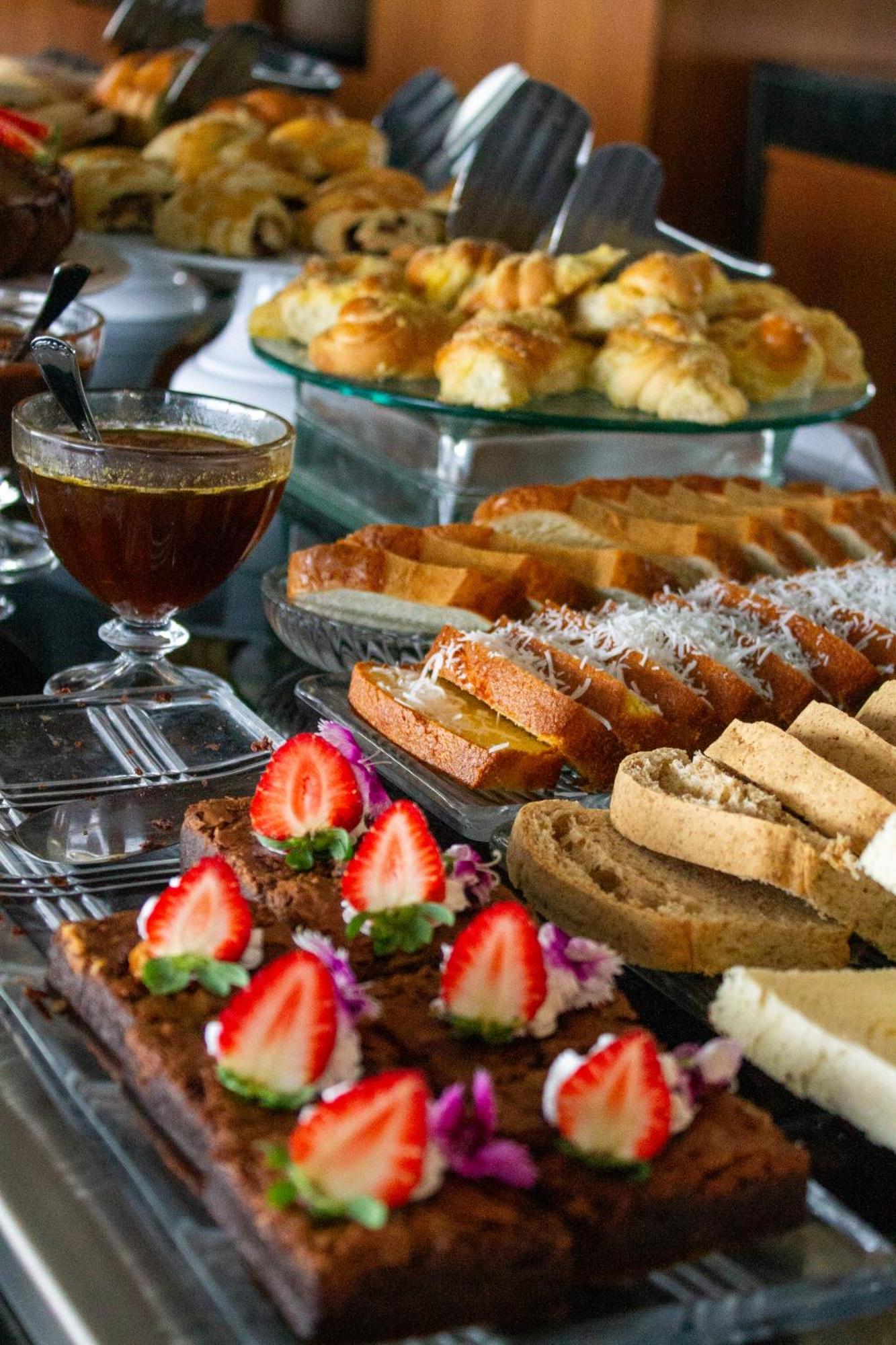 ויטוריה Hotel Senac Ilha Do Boi מראה חיצוני תמונה A selection of Italian pastries